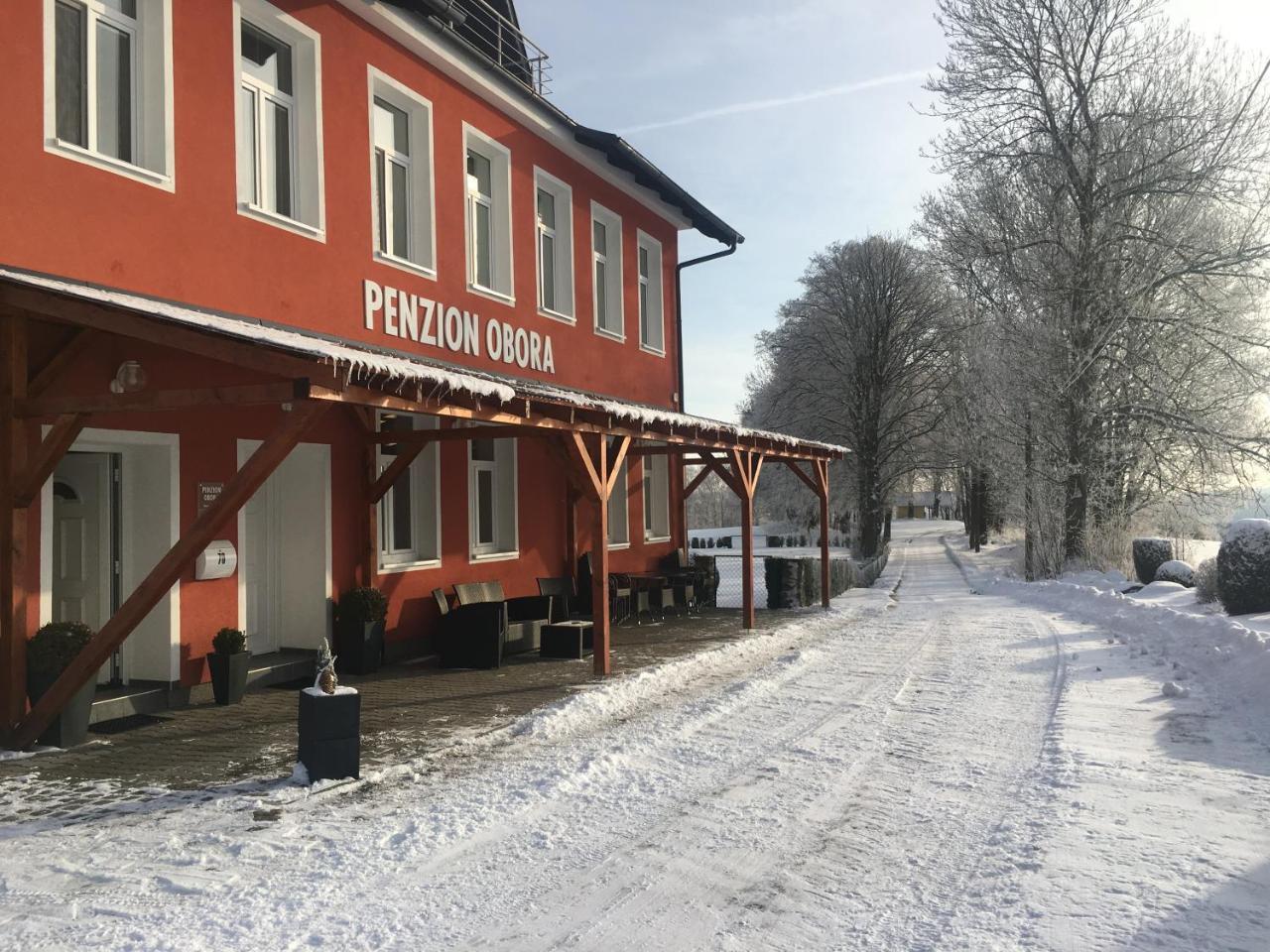 Penzion Obora Tachov  Exteriör bild
